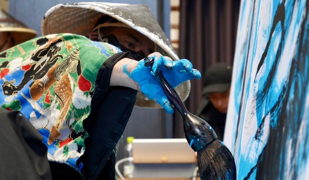 けんしろう☆ 絵画ご依頼品 けんしろう☆ 絵画ご依頼品 ケンシロウ黄金像を 実物カラーにする為